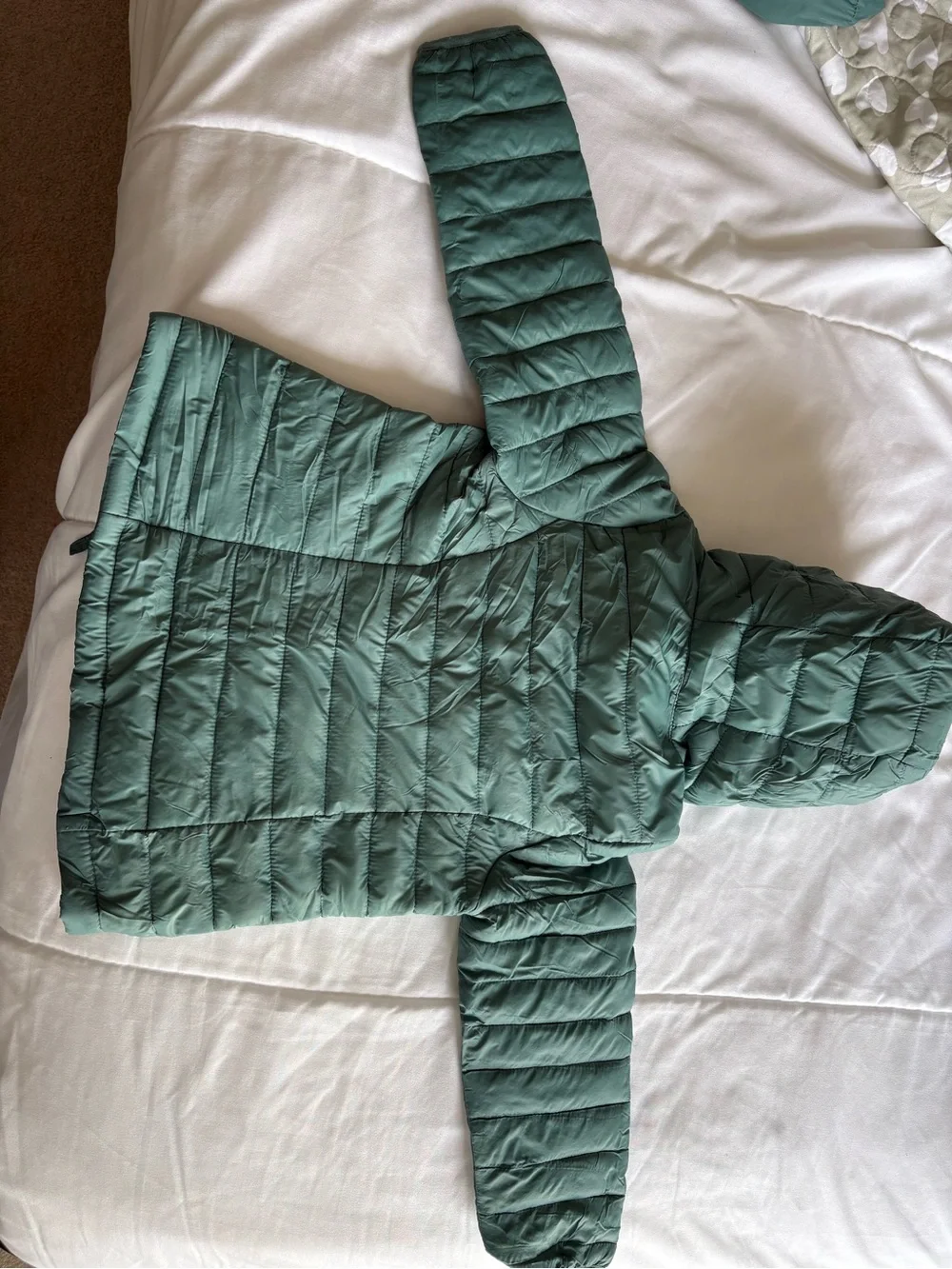 Amazon Essentials Kids Hooded Puffer Jacket - Sage Green 4/5 like new